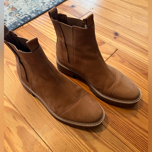 TOMS water resistant dakota boots in tan leather size 9 - great condition - Picture 4 of 9